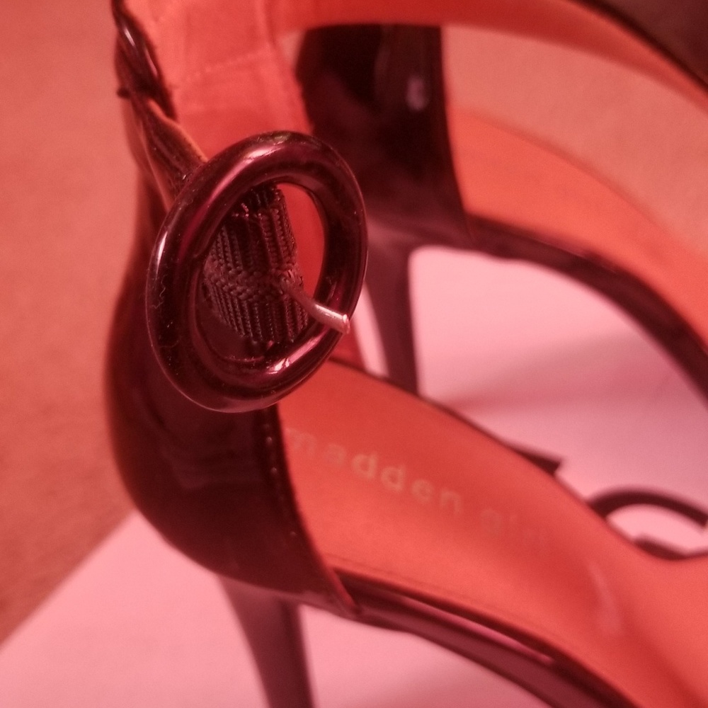 Heels - Picture 4 of 5